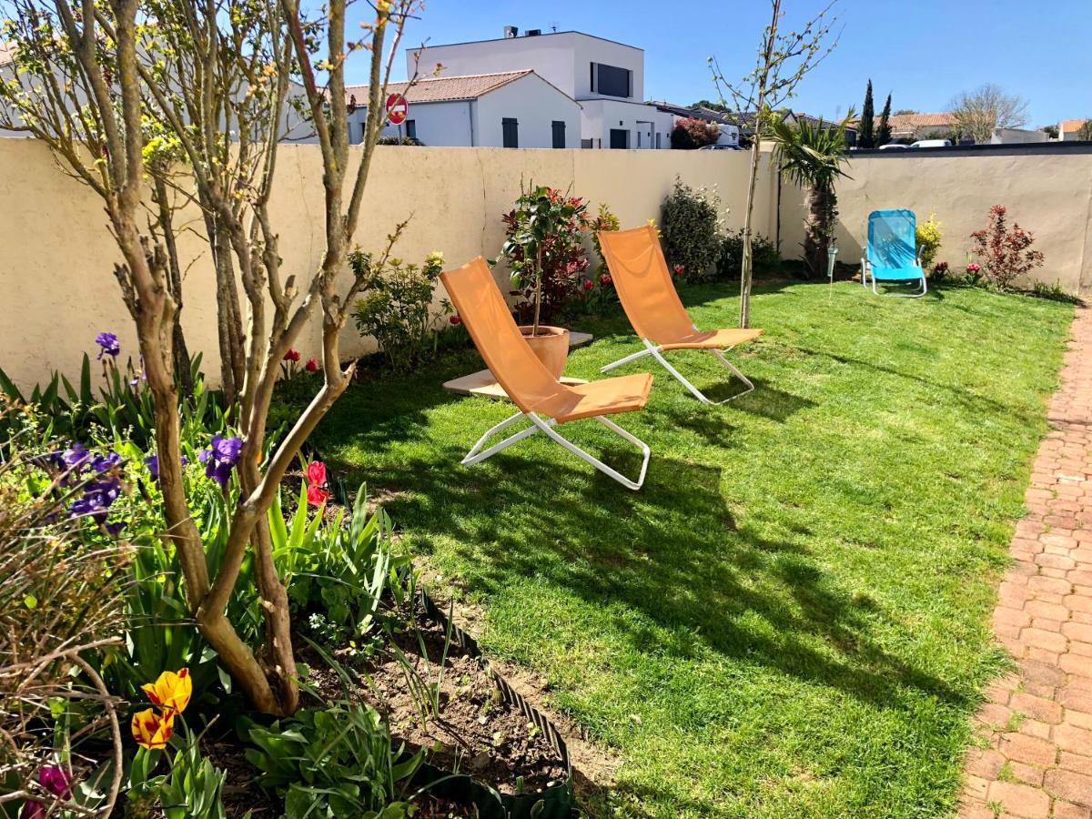 Le Rendez Vous Des Vacances Фура Екстериор снимка
